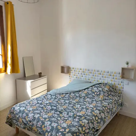 T2 Et Parking Gratuit Apartament *